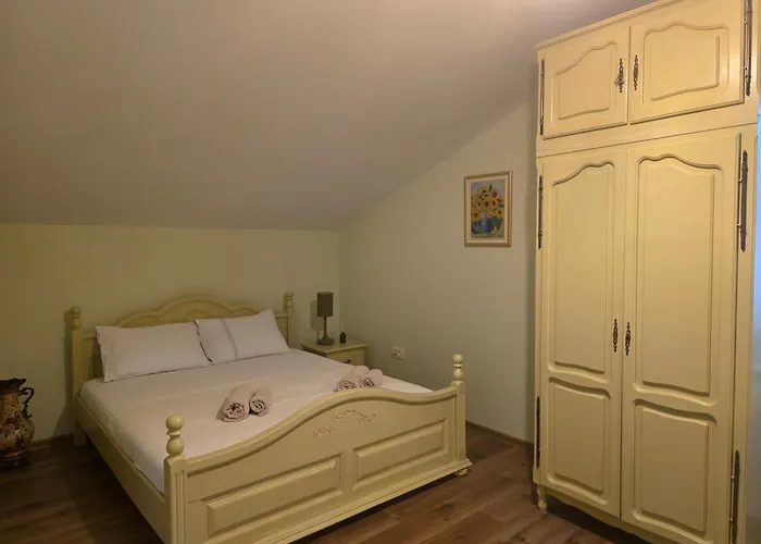 Wildstone Krusi - Pool & 1 アパート ポドゴリツァ