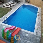 Wildstone Krusi - Pool & 1 Appartamento *