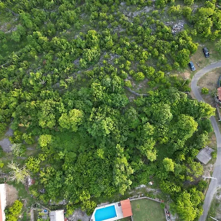 Wildstone Krusi - Pool & 1 公寓 *