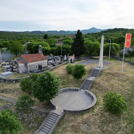 Wildstone Krusi - Pool & 1