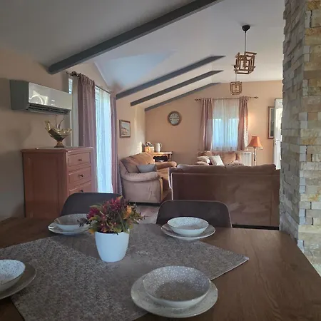 Апартаменти Wildstone Krusi - Pool & 1 *