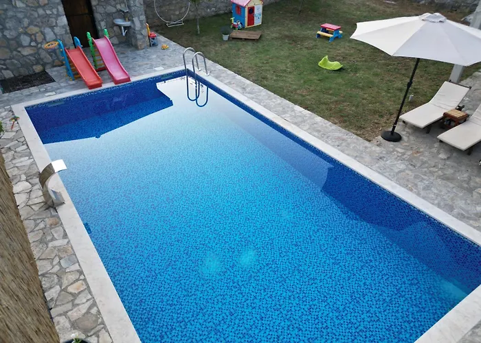 Wildstone Krusi - Pool & 1 波德戈里察