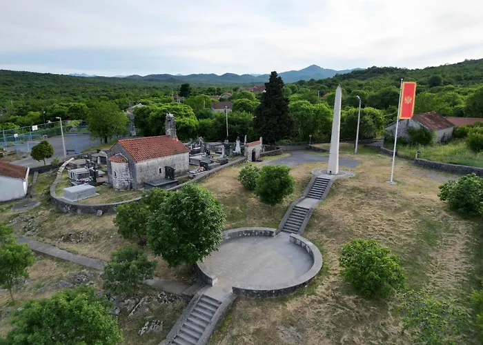 Wildstone Krusi - Pool & 1