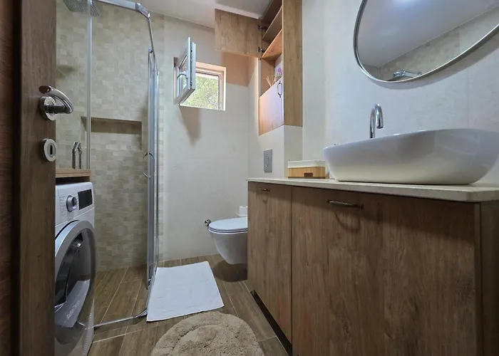 Wildstone Krusi - Pool & 1 Apartment *